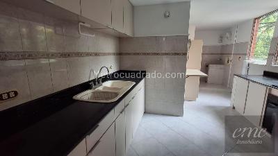 Apartamento de 3 alcobas en venta en Loma De Los Balsos, Medellín, 90 m² · foto 4 de 15