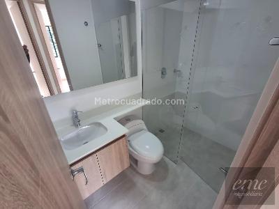 Apartamento de 3 alcobas en arriendo en Camino Verde, Envigado, 91 m² · foto 8 de 16