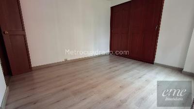 Apartamento de 3 alcobas en arriendo en Loma De Los Balsos, Medellín, 90 m² · foto 10 de 15