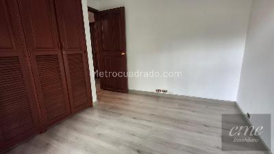 Apartamento de 3 alcobas en arriendo en Loma De Los Balsos, Medellín, 90 m² · foto 5 de 15