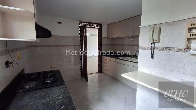 Apartamento de 3 alcobas en arriendo en Loma De Los Balsos, Medellín, 90 m² · foto 9 de 15