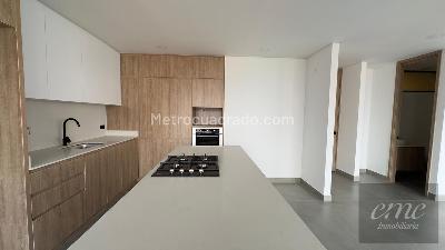 Apartamento en arriendo en Castropol, Medellín · foto 3 de 20