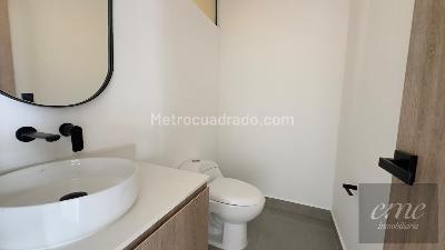 Apartamento en arriendo en Castropol, Medellín · foto 5 de 20