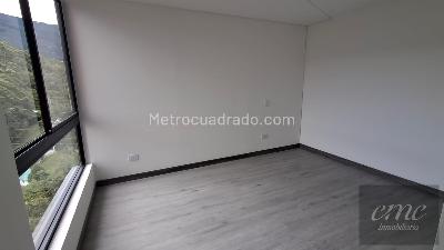 Apartamento de 2 alcobas en arriendo en Las Palmas, Medellín, 71 m² · foto 10 de 15