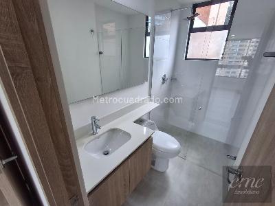 Apartamento de 3 alcobas en arriendo en Camino Verde, Envigado, 87 m² · foto 4 de 19