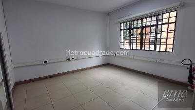Casa de 4 alcobas en arriendo en Santa Teresita, Medellín, 150 m² · foto 9 de 10
