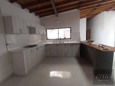 Casa de 5 alcobas en arriendo en Nutibara, Medellín, 140 m² · foto 2 de 12