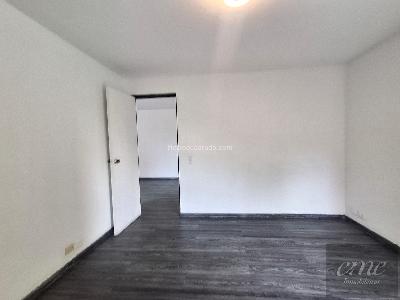 Apartaestudio en arriendo en La Aguacatala, Medellín, 60 m² · foto 13 de 20