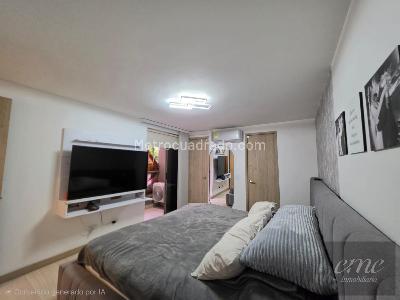 Apartamento de 3 alcobas en venta en Loma De Los Bernal, Medellín, 113 m² · foto 9 de 20