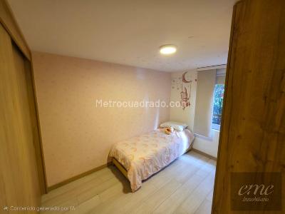 Apartamento de 3 alcobas en venta en Loma De Los Bernal, Medellín, 113 m² · foto 12 de 20