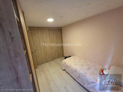 Apartamento de 3 alcobas en venta en Loma De Los Bernal, Medellín, 113 m² · foto 14 de 20