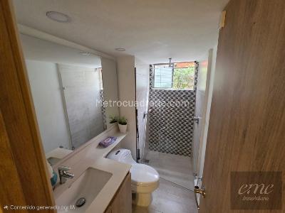 Apartamento de 3 alcobas en venta en Loma De Los Bernal, Medellín, 113 m² · foto 15 de 20