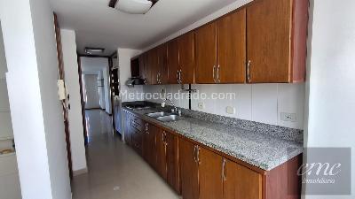 Apartamento de 3 alcobas en arriendo en Laureles, Medellín, 88 m² · foto 5 de 15