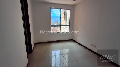 Apartamento de 3 alcobas en arriendo en Laureles, Medellín, 88 m² · foto 8 de 15