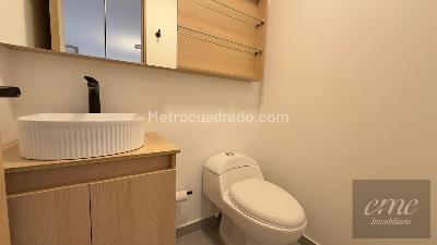 Apartamento de 1 alcoba en arriendo en Loma De Los Balsos, Medellín, 63 m² · foto 3 de 19