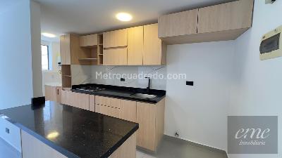 Apartamento de 1 alcoba en arriendo en Loma De Los Balsos, Medellín, 63 m² · foto 4 de 19