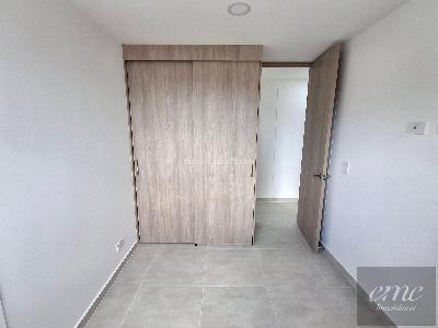 Apartamento de 3 alcobas en venta en La Colina, Medellín, 72 m² · foto 8 de 16