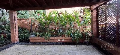Casa de 3 alcobas en venta en La Tomatera, Medellín, 330 m² · foto 3 de 20