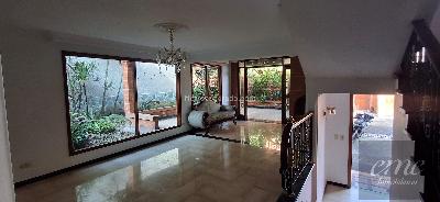 Casa de 3 alcobas en venta en La Tomatera, Medellín, 330 m² · foto 9 de 20