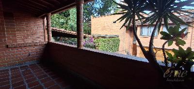 Casa de 3 alcobas en venta en La Tomatera, Medellín, 330 m² · foto 13 de 20