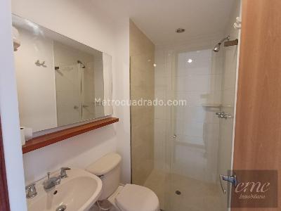 Apartamento de 2 alcobas en arriendo en Patio Bonito, Medellín, 75 m² · foto 3 de 20
