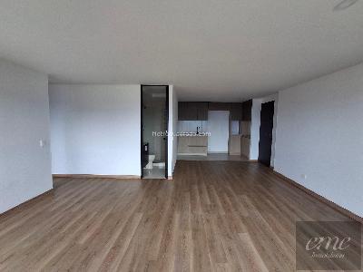Apartamento de 2 alcobas en arriendo en Loma De Los Balsos, Medellín, 79 m² · foto 4 de 8