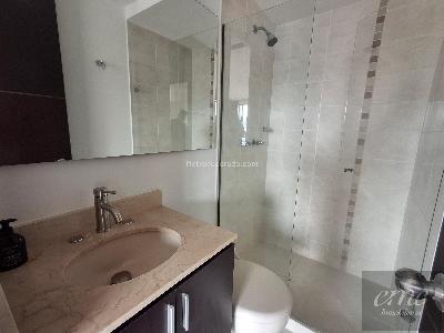 Apartamento de 2 alcobas en arriendo en Loma De Los Balsos, Medellín, 79 m² · foto 5 de 8