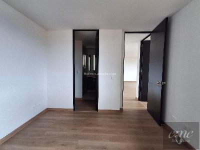 Apartamento de 2 alcobas en arriendo en Loma De Los Balsos, Medellín, 79 m² · foto 6 de 8