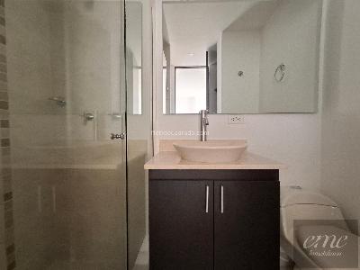 Apartamento de 2 alcobas en arriendo en Loma De Los Balsos, Medellín, 79 m² · foto 7 de 8
