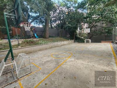 Apartamento en arriendo en Castropol, Medellín · foto 2 de 20