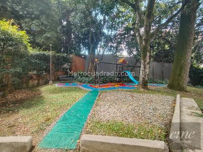 Apartamento en arriendo en Castropol, Medellín · foto 3 de 20