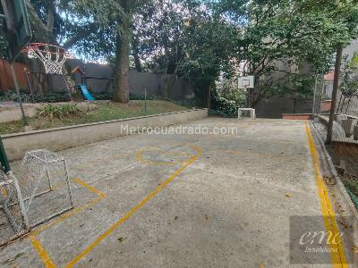 Apartamento en arriendo en Castropol, Medellín · foto 4 de 20