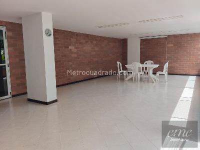 Apartamento en arriendo en Castropol, Medellín · foto 7 de 20