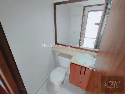 Apartamento en arriendo en Castropol, Medellín · foto 18 de 20