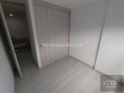 Apartamento de 3 alcobas en venta en Calasania, Medellín, 78 m² · foto 12 de 19