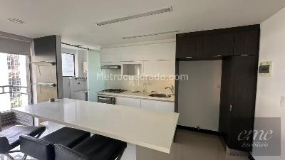 Apartaestudio en arriendo en La Aguacatala, Medellín, 61 m² · foto 4 de 15