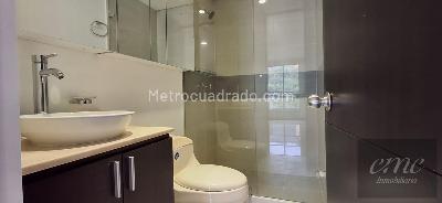 Apartaestudio en arriendo en La Visitacion, Medellín, 61 m² · foto 13 de 14