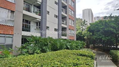 Apartamento de 3 alcobas en arriendo en Loma De Los Bernal, Medellín, 58 m² · foto 4 de 19