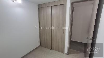 Apartamento de 3 alcobas en arriendo en Loma De Los Bernal, Medellín, 58 m² · foto 7 de 19