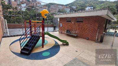 Apartamento de 3 alcobas en arriendo en Loma De Los Bernal, Medellín, 58 m² · foto 12 de 19