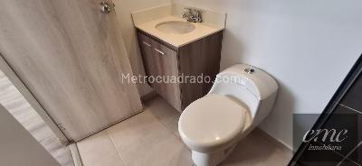 Apartamento de 3 alcobas en venta en Tres Esquinas, Sabaneta, 87 m² · foto 3 de 20