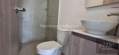 Apartamento de 3 alcobas en arriendo en Parque De Bello, Bello, 68 m² · foto 3 de 13