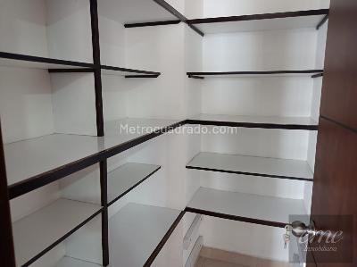 Apartamento de 4 alcobas en arriendo en La Calera, Medellín, 224 m² · foto 19 de 20