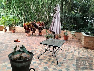 Apartamento de 3 alcobas en arriendo en Castropol, Medellín, 130 m² · foto 10 de 15
