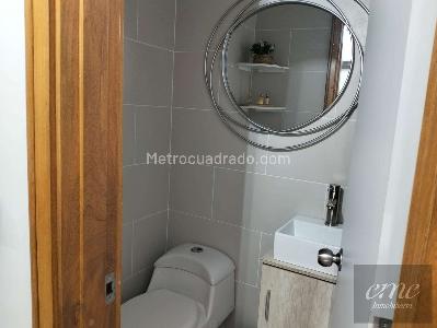 Apartamento de 3 alcobas en arriendo en Castropol, Medellín, 130 m² · foto 4 de 15