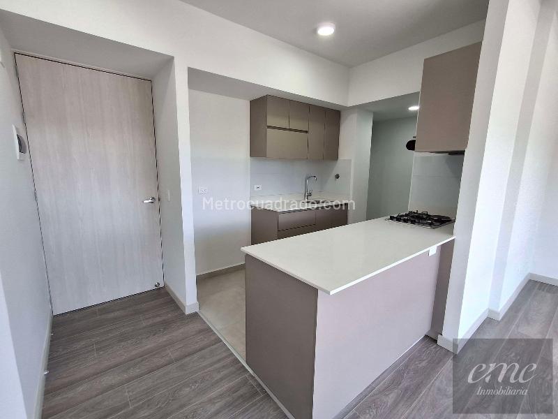 Brand-New 3BR Apartment with Amenities in Alto de las Flores - 4