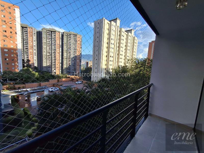 Apartamento en Arriendo, Loma De Los Bernal, Medellín