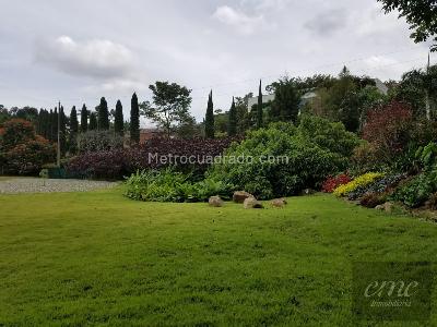 Casa de 4 alcobas en venta en Las Palmas, Medellín, 360 m² · foto 2 de 20