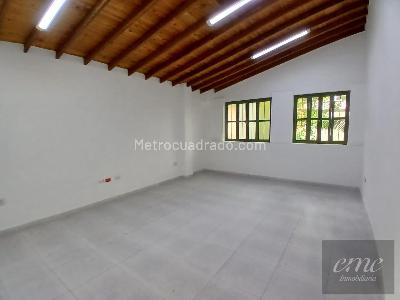 Casa de 5 alcobas en arriendo en Boston Centro, Medellín, 450 m² · foto 13 de 16