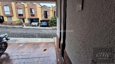 Casa de 4 alcobas en arriendo en El Rincón, Medellín, 110 m² · foto 2 de 12